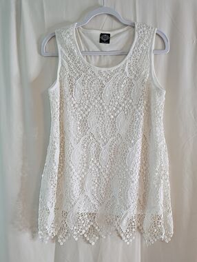 Cal Style  Ivory Lace Sleeveless Top